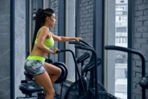 【初心者向け】ジムの選び方と服装・持ち物・トレーニングマシンの基礎知識