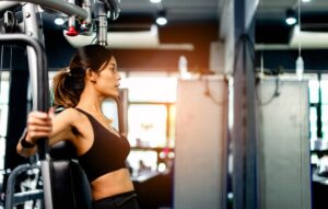 女性が筋肉をつけるメリットとは？筋トレのメニューや注意点もあわせて紹介