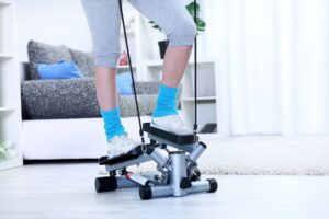 ステッパーで得られる効果は？おすすめの選び方や運動時のポイントも解説