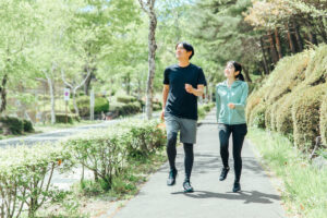 30分のウォーキング効果は？消費カロリーや効率的な歩き方も合わせて解説